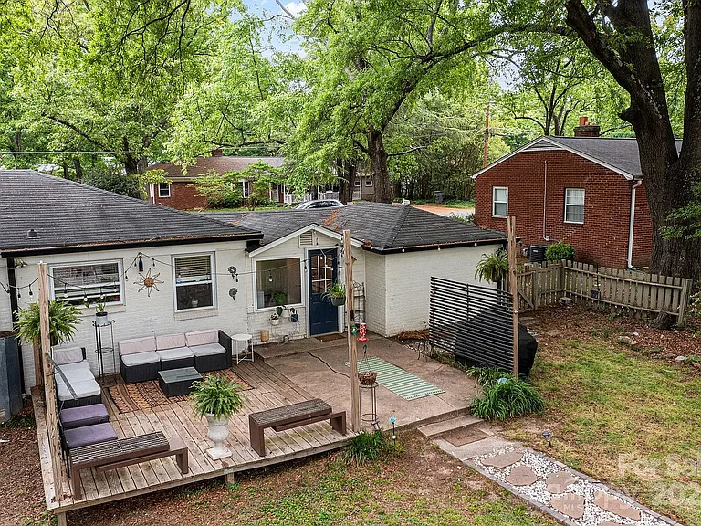5212 Pine Dr — Photo 11