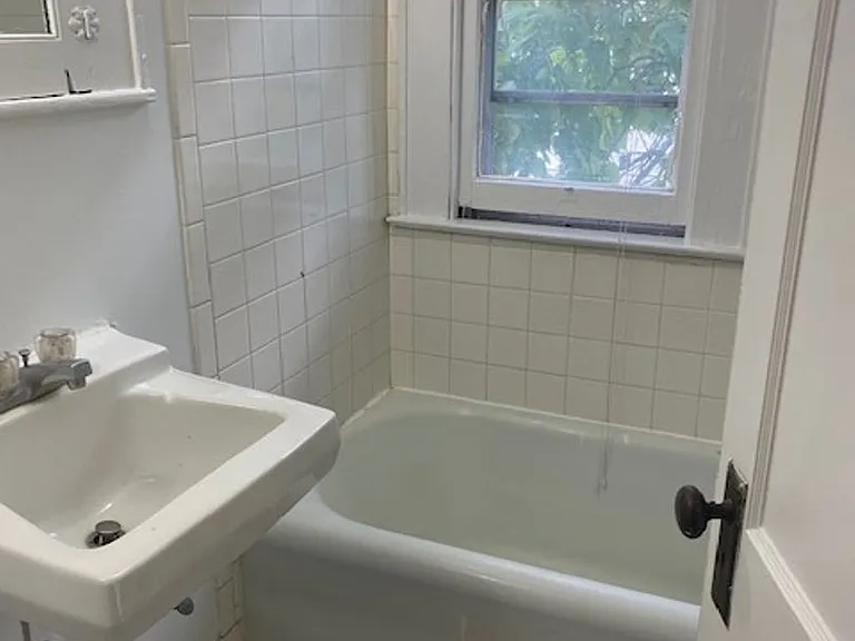 1009-11 Euclid Avenue — Photo 14