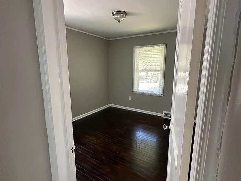 19154 Washtenaw St — Photo 10