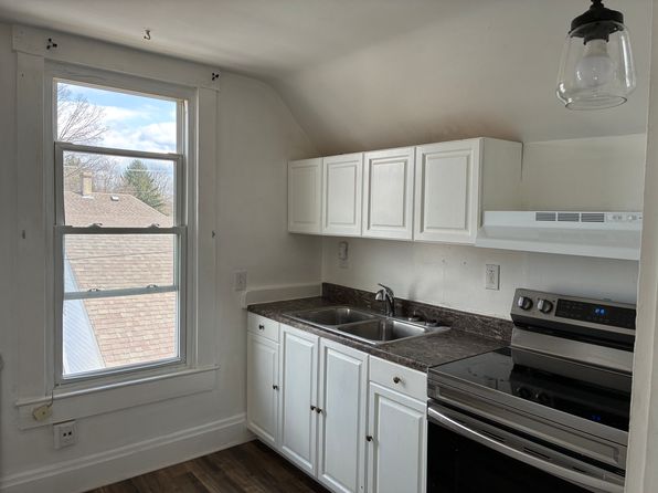 145 E Beech St APT B