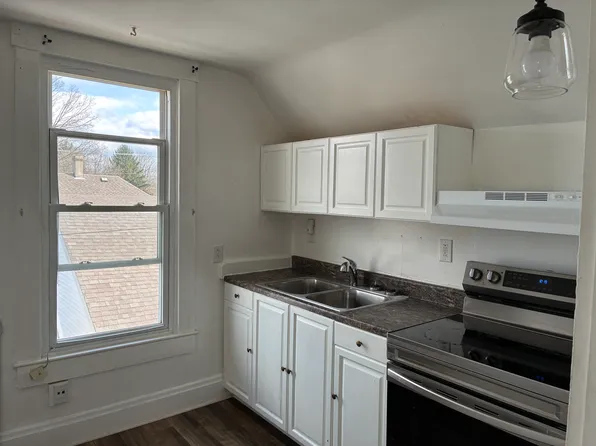 145 E Beech St APT B, Hillsboro, OH 45133