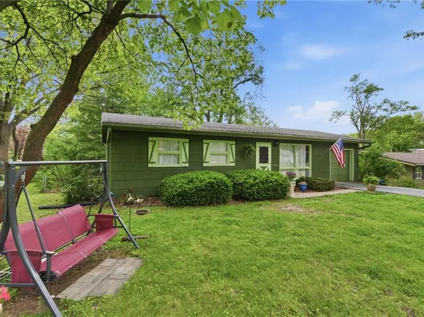 7812 Ash St, Prairie Village, KS 66208