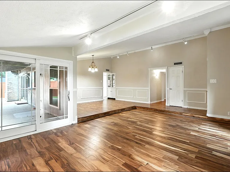 1824 Castille Dr — Photo 7