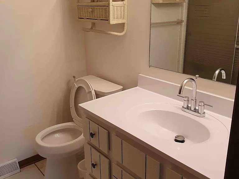 2100 Manchester Cir — Photo 13