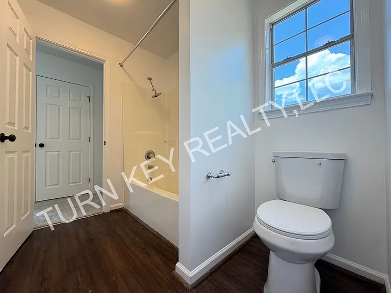 1458 Amberley Woods Cv — Photo 15