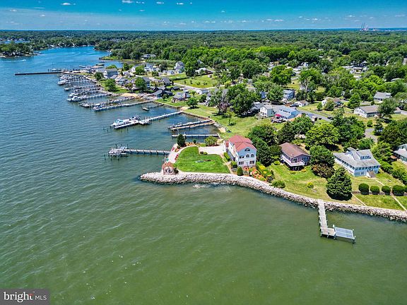 3rd image of 2292 Lake Dr