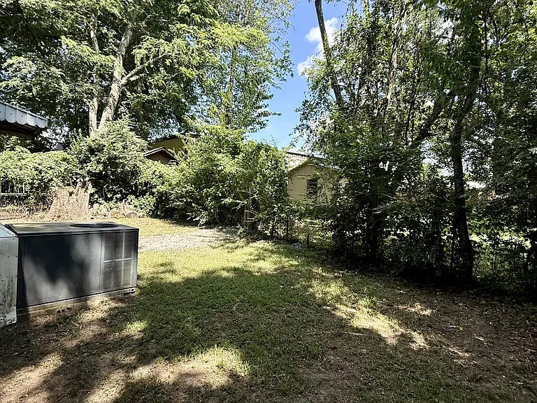 1015 W Ashley St — Photo 12