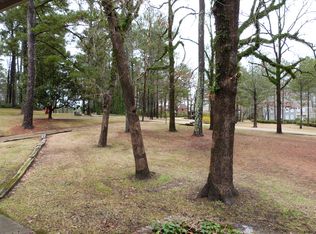 3929 Pinewood Dr, Jackson, MS 39211