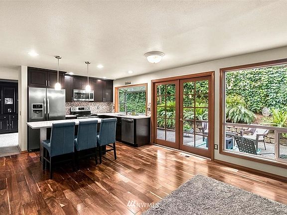 4th image of 2739 NE 184th Pl