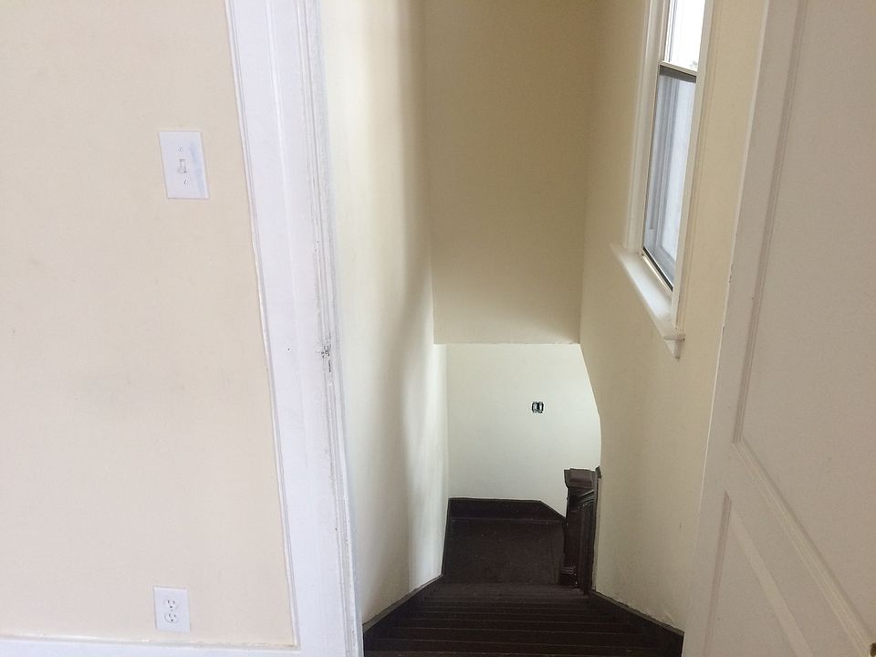 Entrance 2nd floor