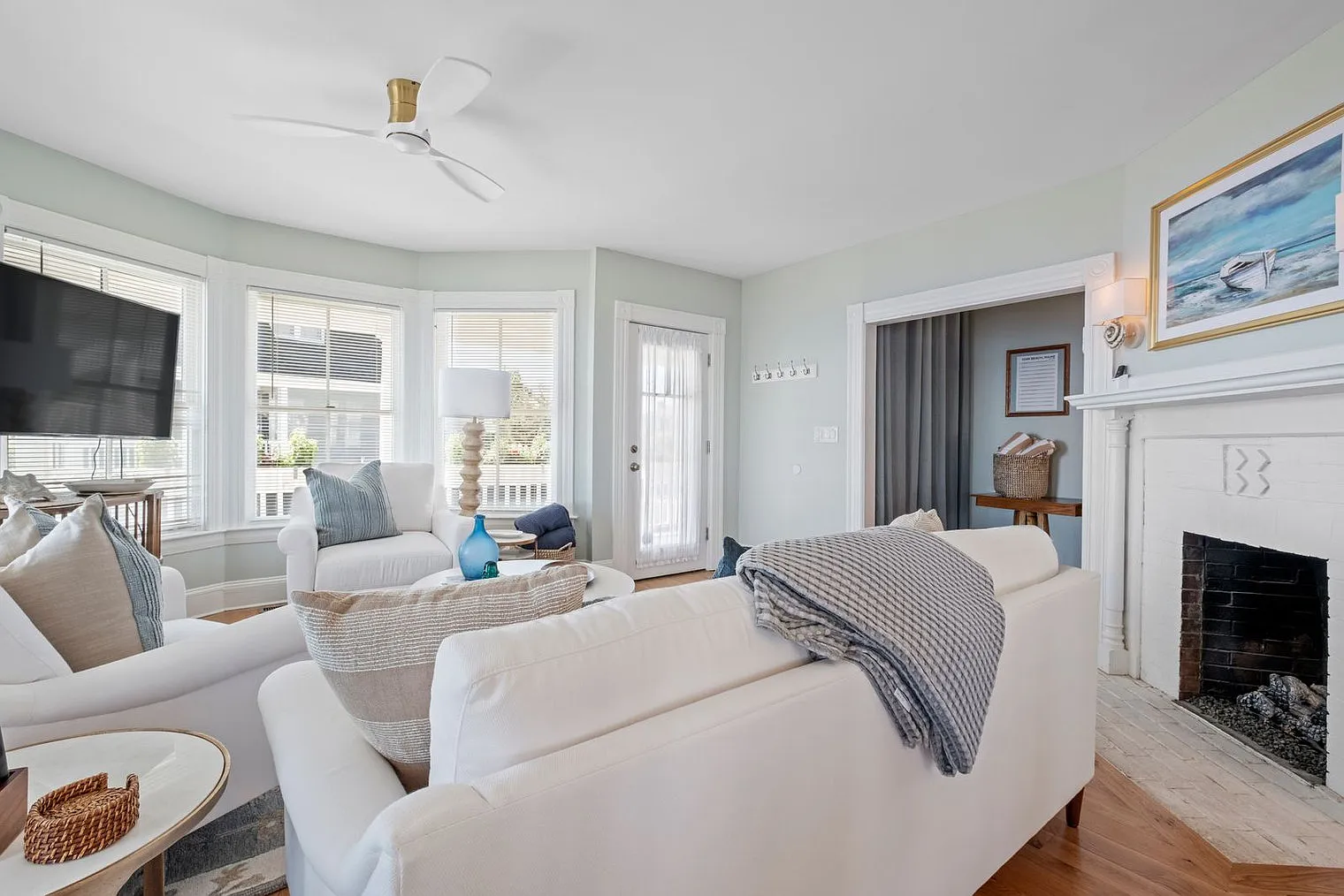 4 bed, 2.0 bath, 1323 sqft, $15,704 — Photo 1