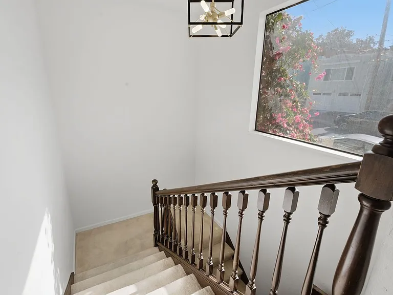 228 Abbot Ave — Photo 8