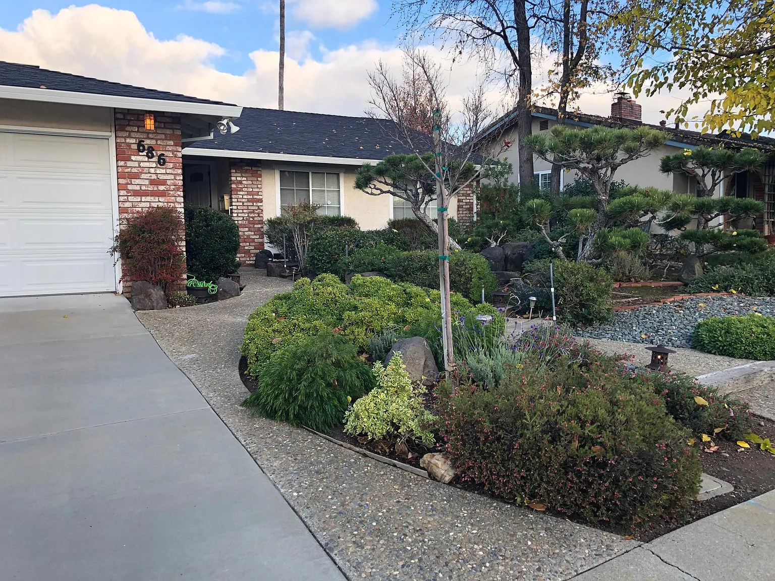686 Lido Dr photo 1