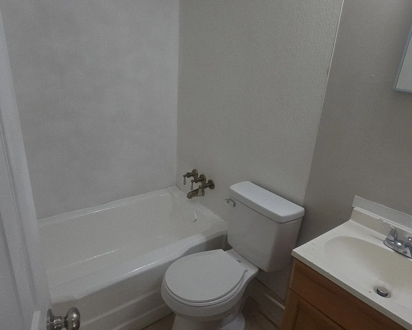 2 bed, 600 sqft, $830 — Photo 3