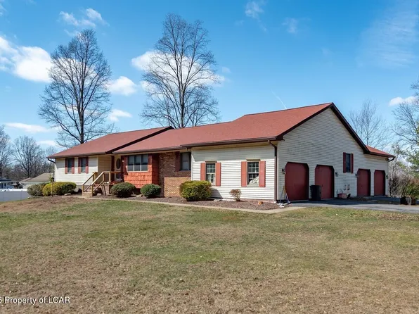 3 Ledge Ct, Pittston, PA 18640