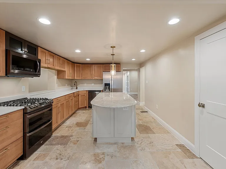 9036 Jeffery Rd — Photo 25