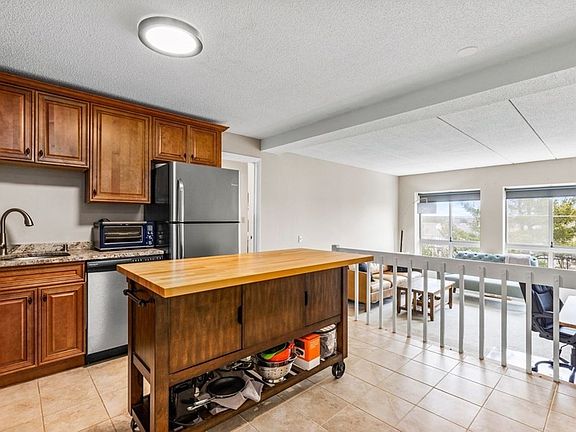 2nd image of 160 Burkhall St Unit 405