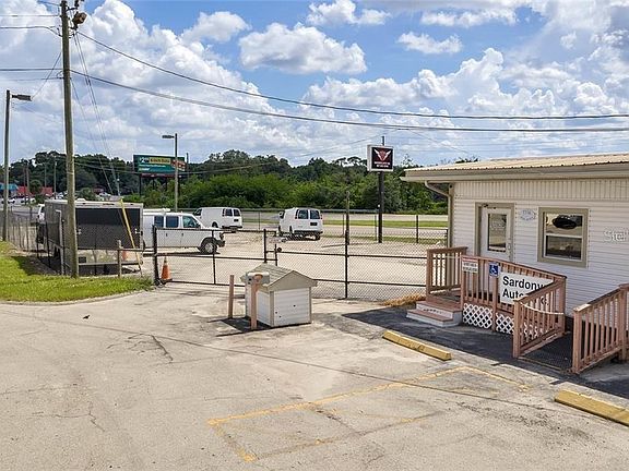 4th image of 7116 Rose Ave