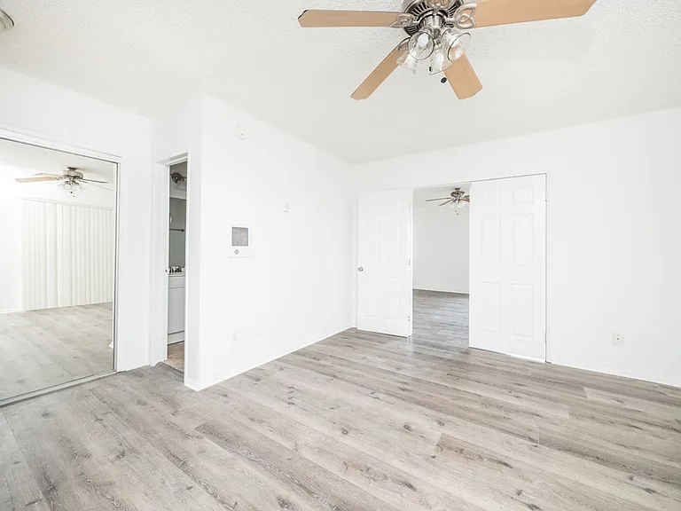 21736 Roscoe Blvd — Photo 27
