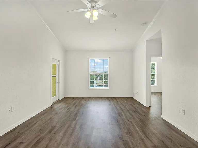 10201 Courtney Palms Blvd #304 — Photo 4