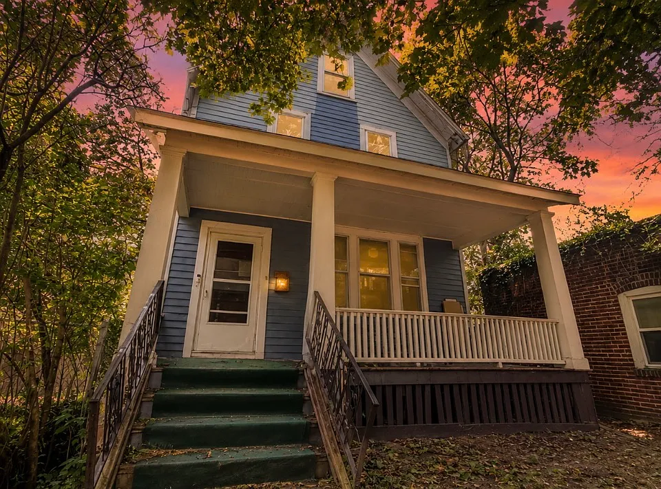 329 Bird Ave #4