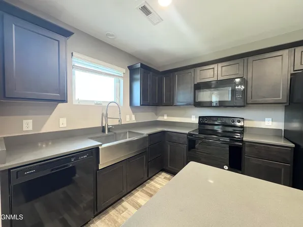 3934 24th St SE, Mandan, ND 58554