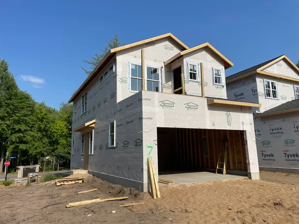 7230 Atwater Springs Dr, Spring Lake, MI 49456