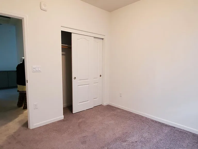372 Reading Pl — Photo 12