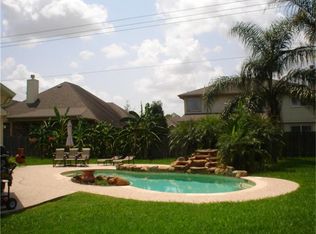 5106 Bur Oak Dr, Pasadena, TX 77505