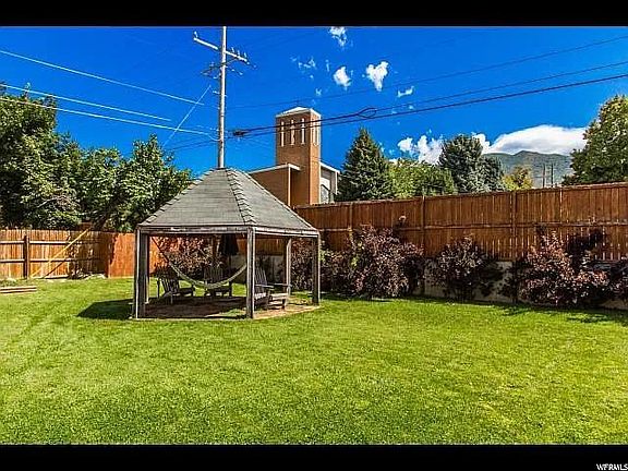 5th image of 2275 E Redondo Ave