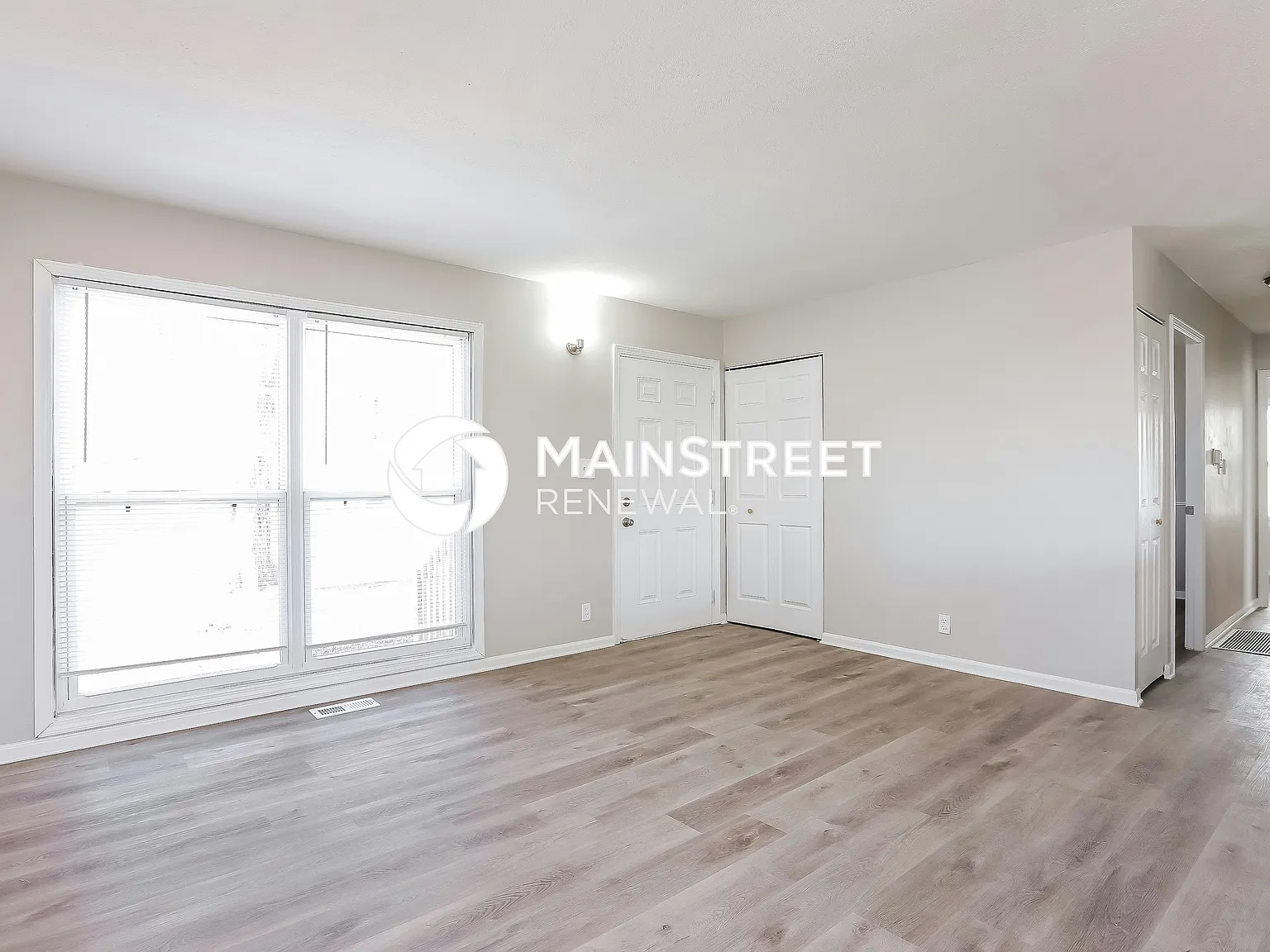 413 N Seminole Dr — Photo 2