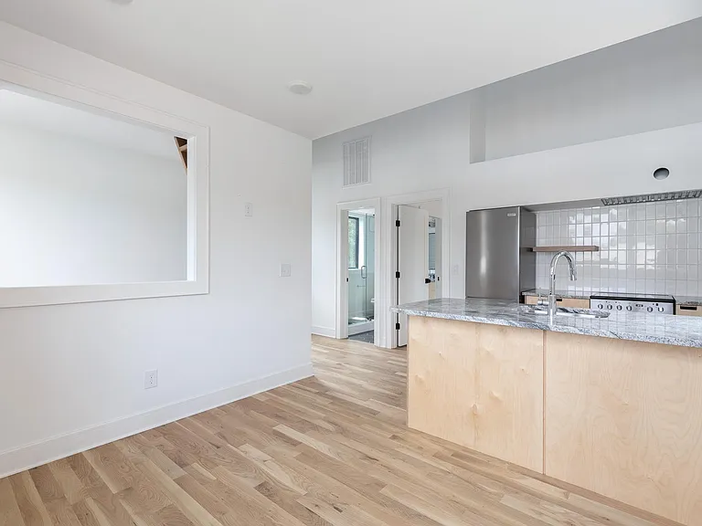 926A Washington St — Photo 12