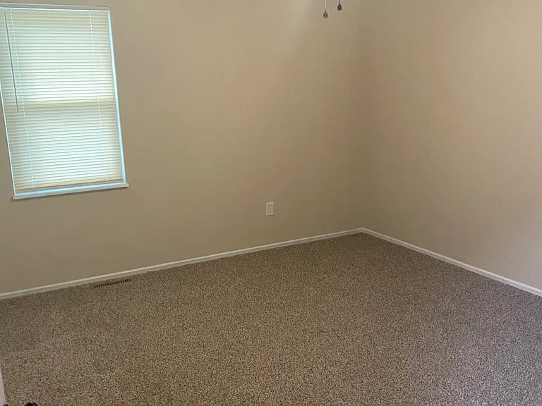 4301 NW Winslow Ct — Photo 11