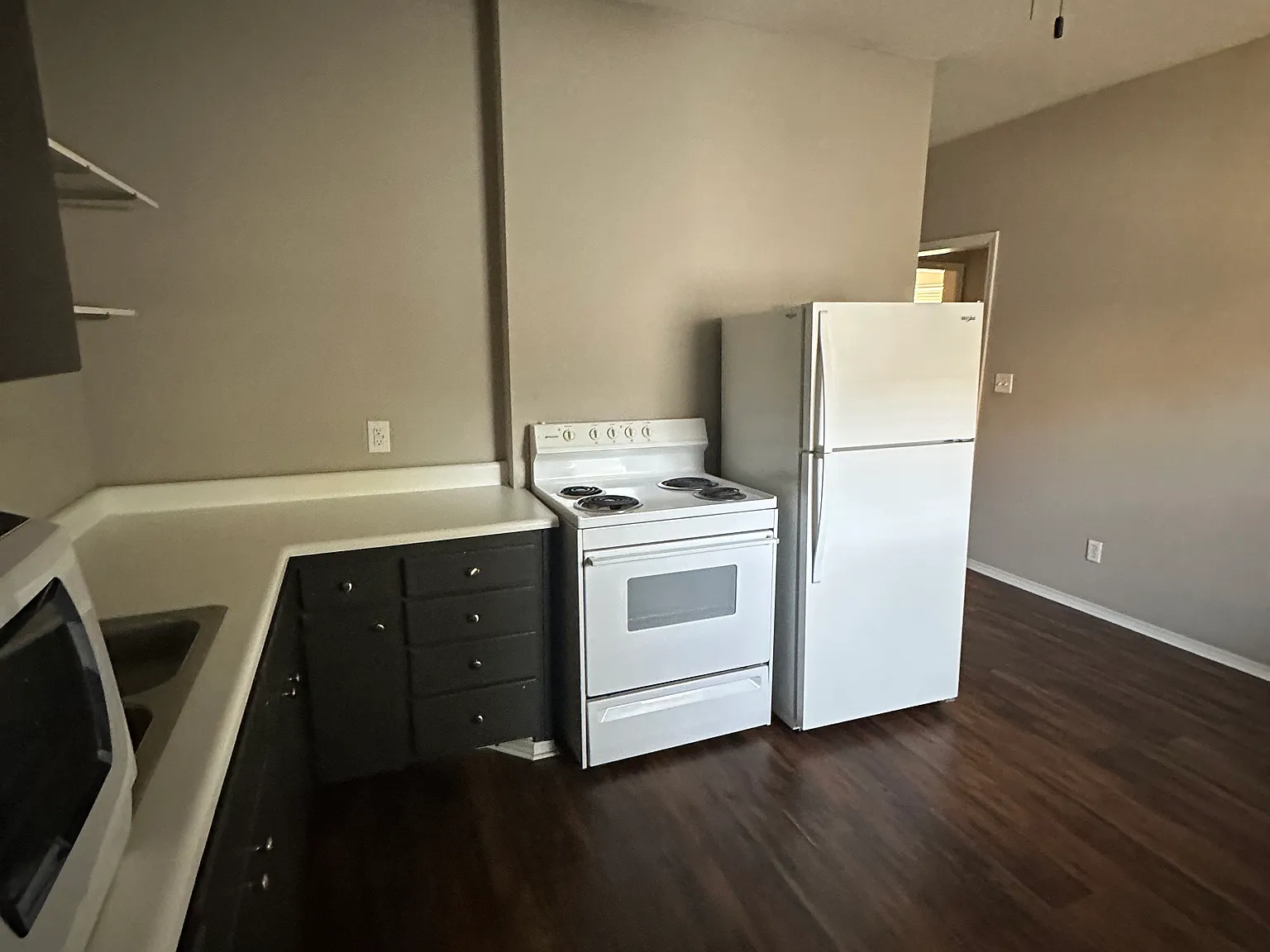 1 bed, 900 sqft, $750 — Photo 3