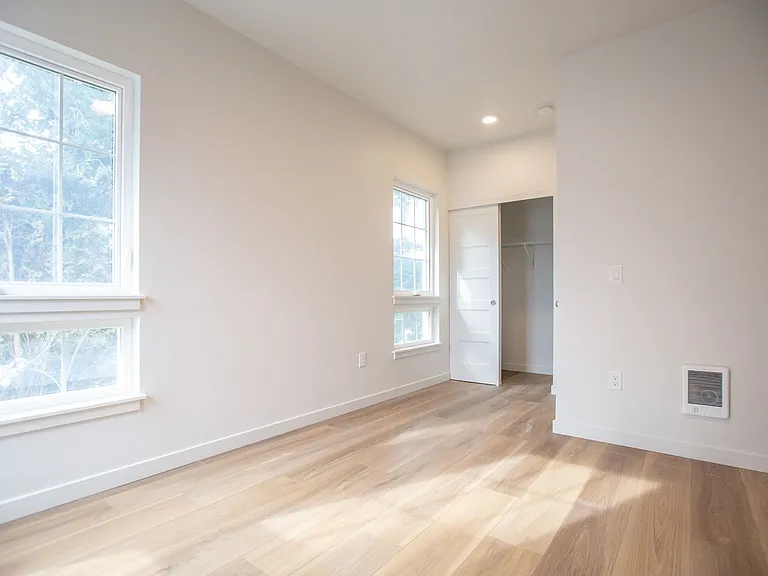 1123 N 3rd St — Photo 10