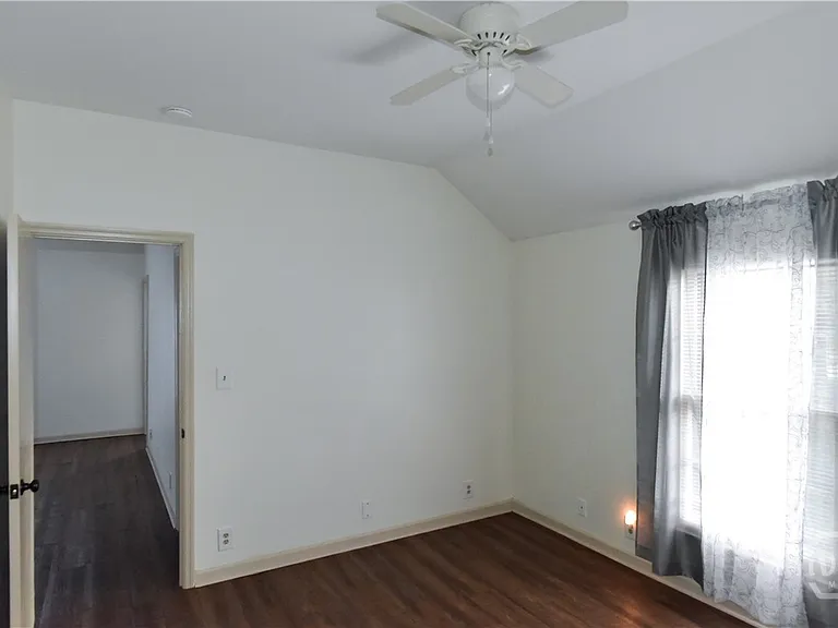 302 E Jefferson St #2 — Photo 15