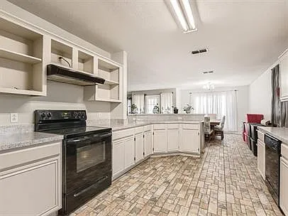 8128 Heritage Place Drive — Photo 4