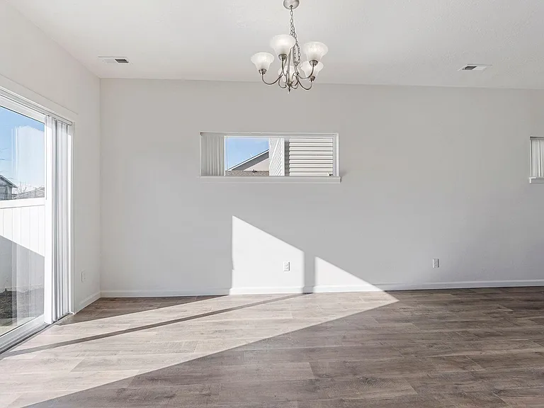 7761 Wyeth Ct — Photo 6