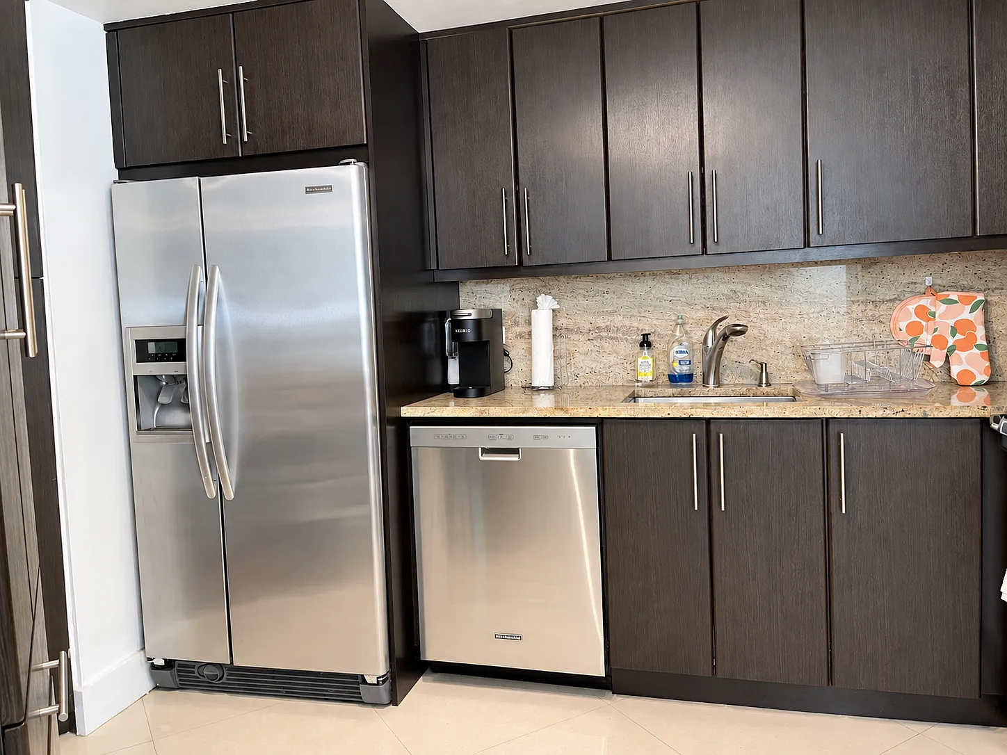 2 bed, 990 sqft, $3,400 — Photo 3