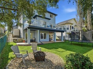 220 Springmere Pl, Chestermere, AB T1X 1J2