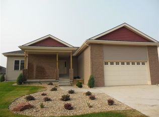 1645 Silverado Dr, Sun Prairie, WI 53590