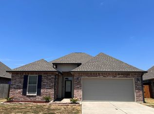 2047 Orleans Run Dr, Lake Charles, LA 70611