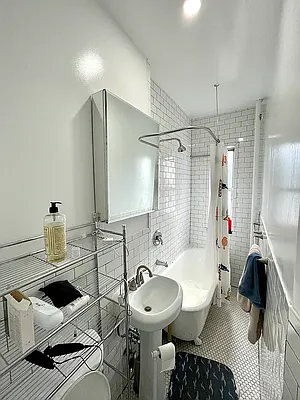 Rented by LJ Sloane Management | media 25