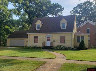 202 N Crystal St, Lake Crystal, MN 56055