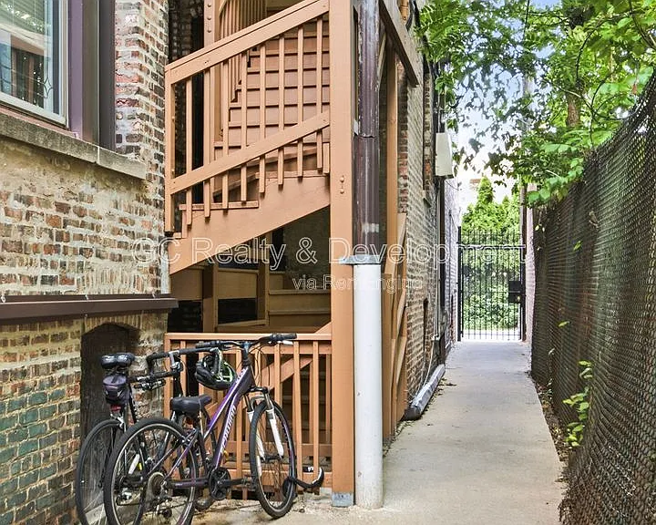941 E Hyde Park Blvd #1 — Photo 18