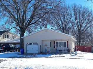446 Dwight St, Kewanee, IL 61443