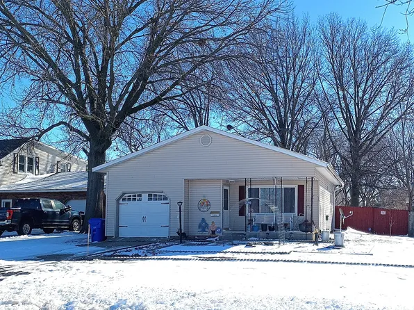 446 Dwight St, Kewanee, IL 61443