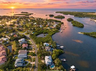1538 Riverside Dr, Tarpon Springs, FL 34689