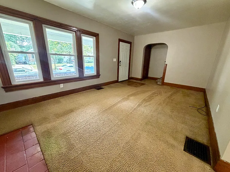 53 Forest Glen Ave — Photo 5