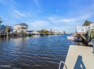 5 W Thames Rd, Little Egg Harbor Twp, NJ 08087